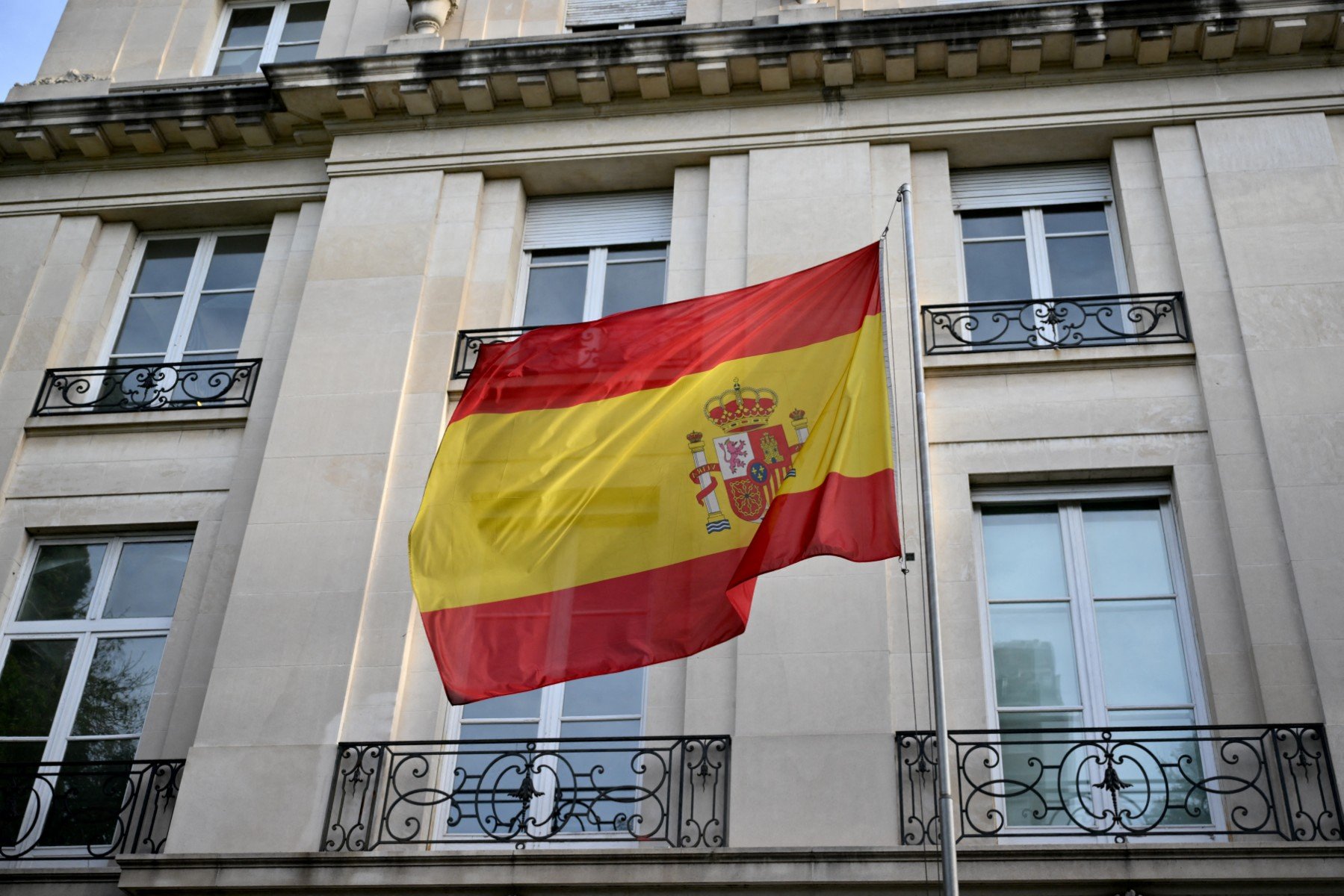 FACT CHECK: Spain's non-lucrative visa doesn't have to be renewed every four years