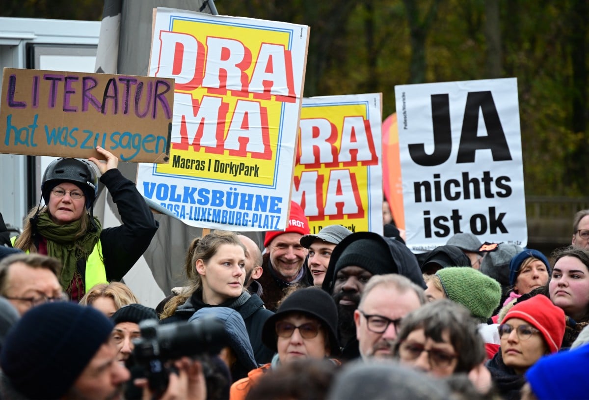 Berlin’s creatives rally against arts funding cuts