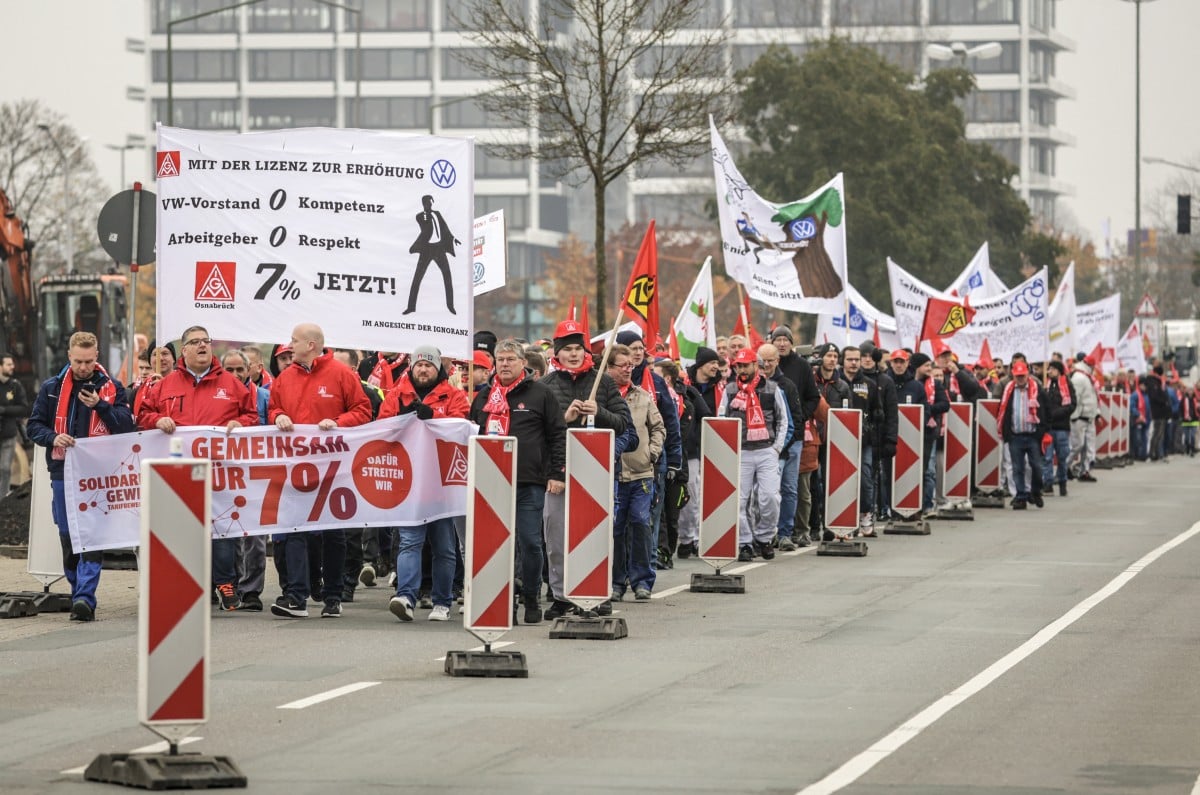 Volkswagen’s German workers to strike from Monday