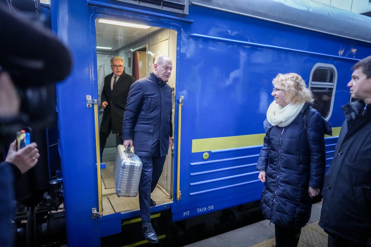 ‘Ukraine can rely on Germany’: Scholz pledges aid on surprise visit to Kyiv