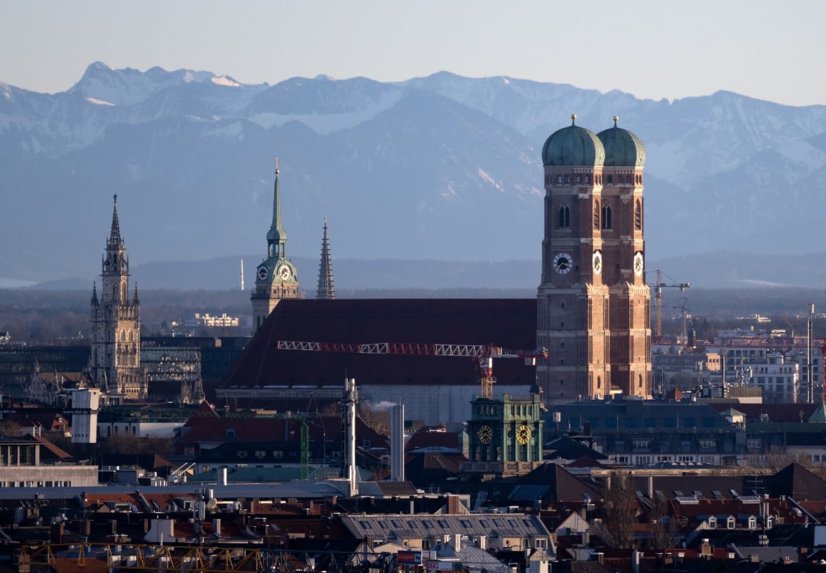 How long do foreigners have to wait for German citizenship in Munich?