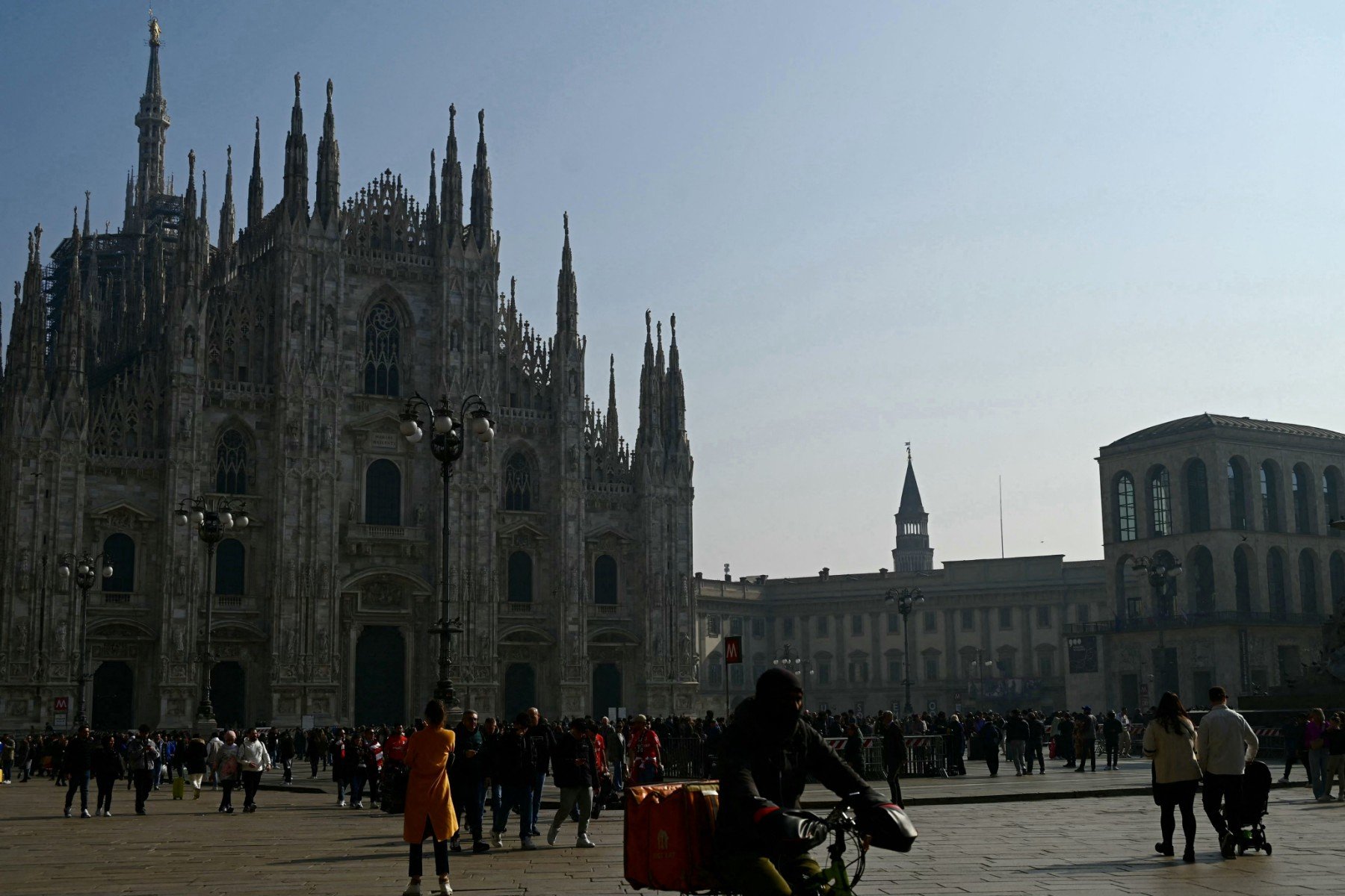 Milan cracks down on outdoor smoking in Italy's toughest ban