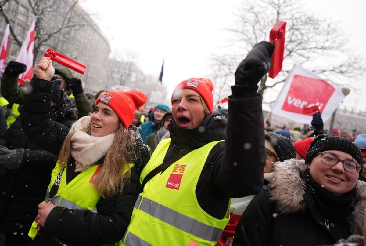 Germany to face nationwide public sector strikes after pay talks fail