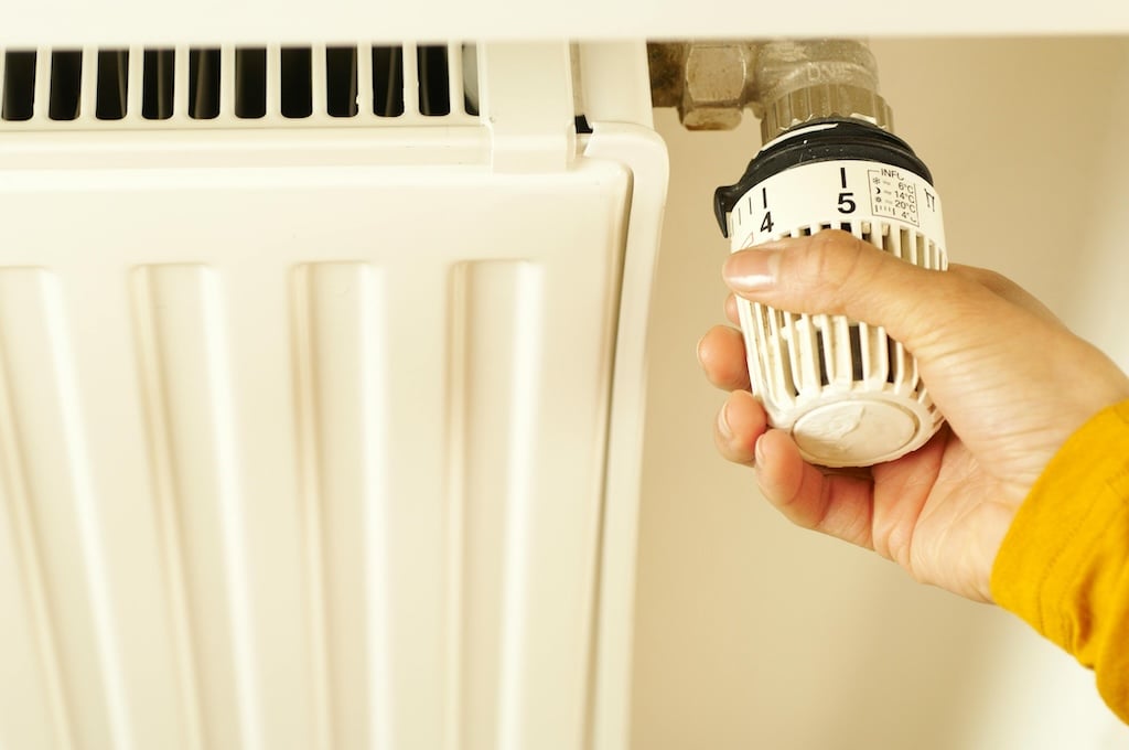 What is the cheapest way to heat a home in Spain?