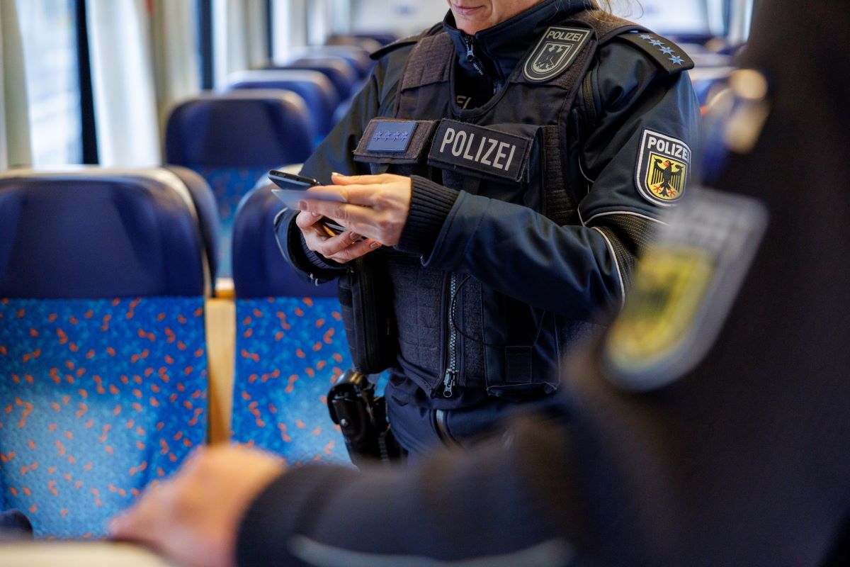 Are German police racially profiling people at the border?