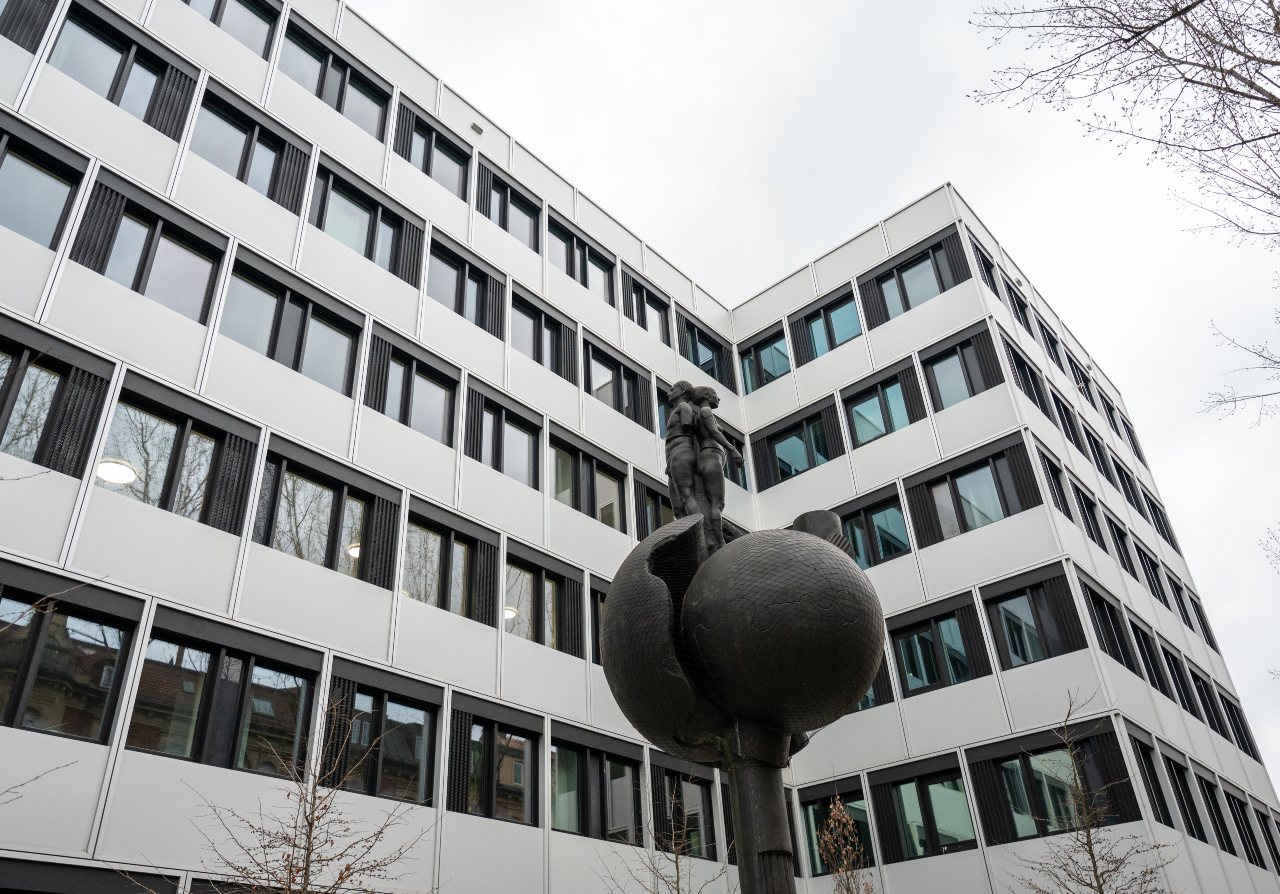 ‘Cash for visas’: Why the Munich immigration office is facing corruption allegations