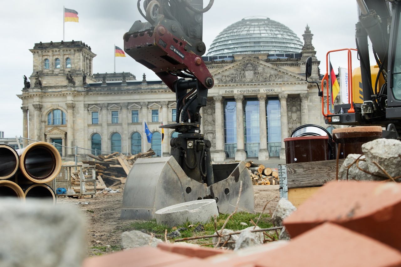 German parties reach deal over huge spending plan