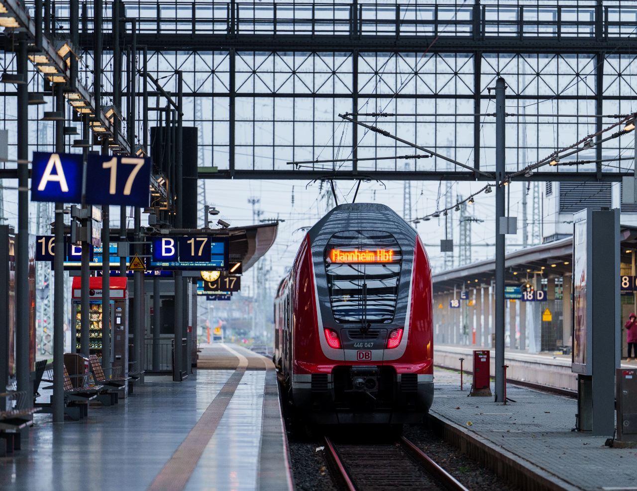 Far fewer delays on the ‘Riedbahn’ after renovations, says Deutsche Bahn
