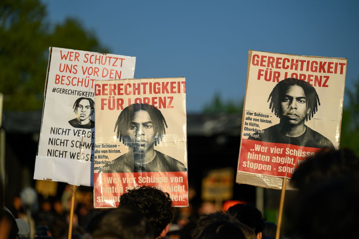 German police under scrutiny following the killing of a young black man
