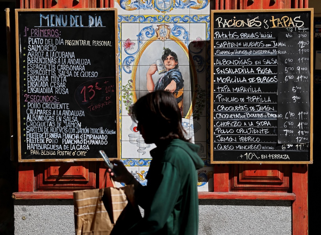 Is Spain's beloved 'menú del día' at risk of disappearing?