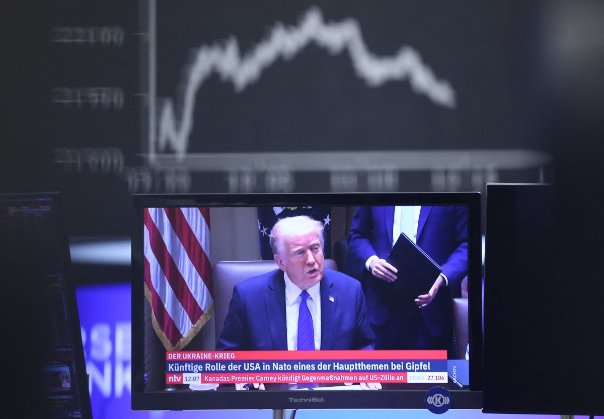 Germany threatened with further recession as institutes cut forecasts