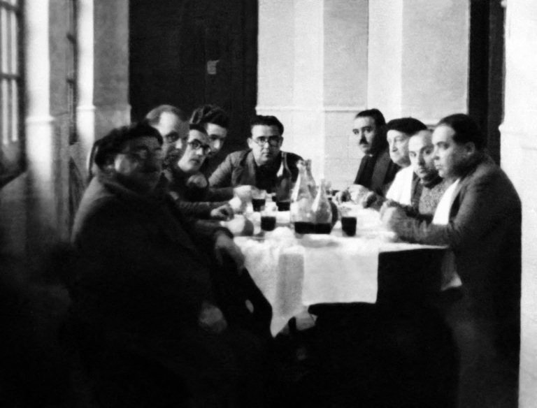 People drink wine during Spanish Civil War