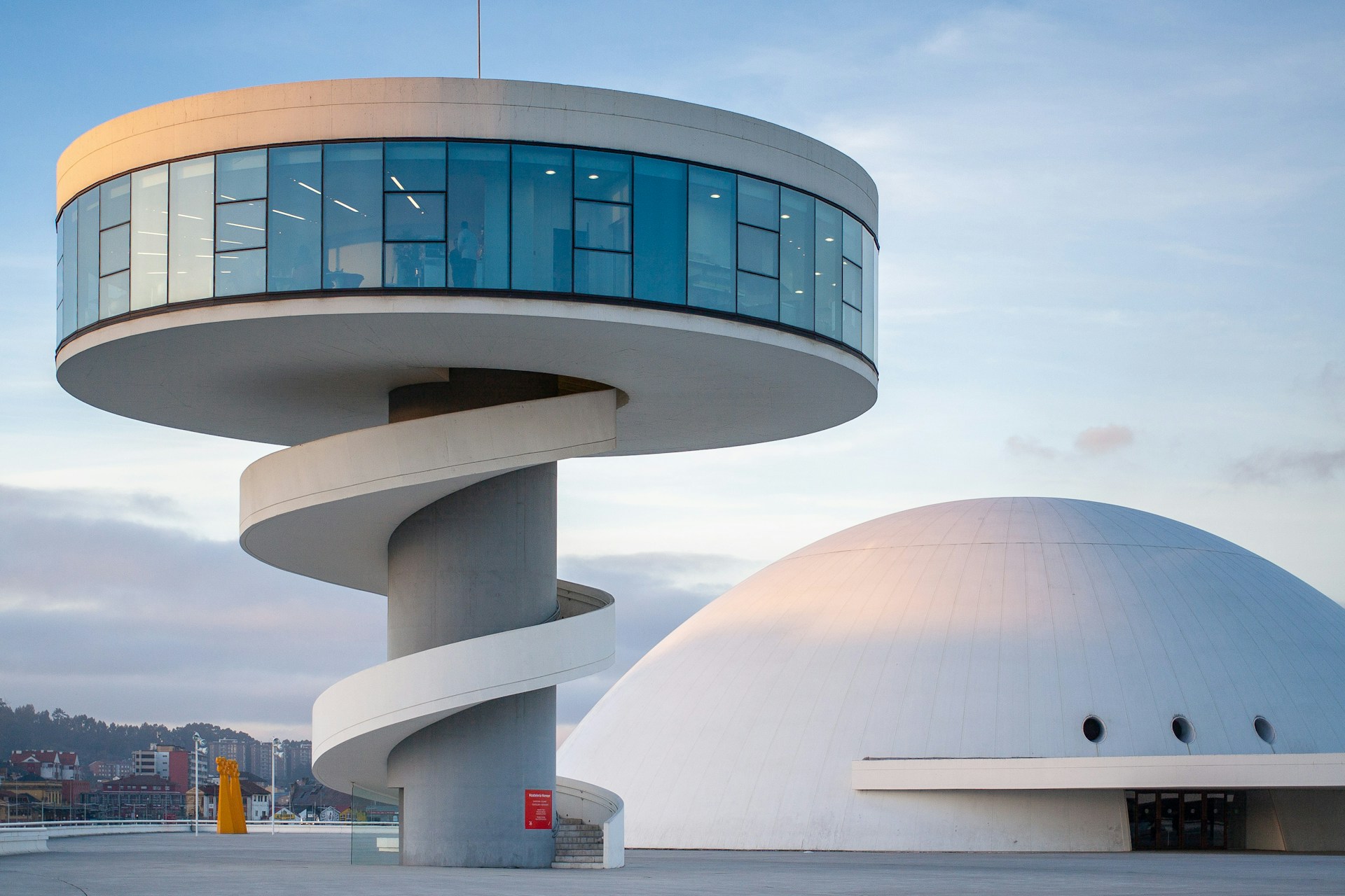 Il Centro Niemeyer ad Avilés, Asturie, Spagna