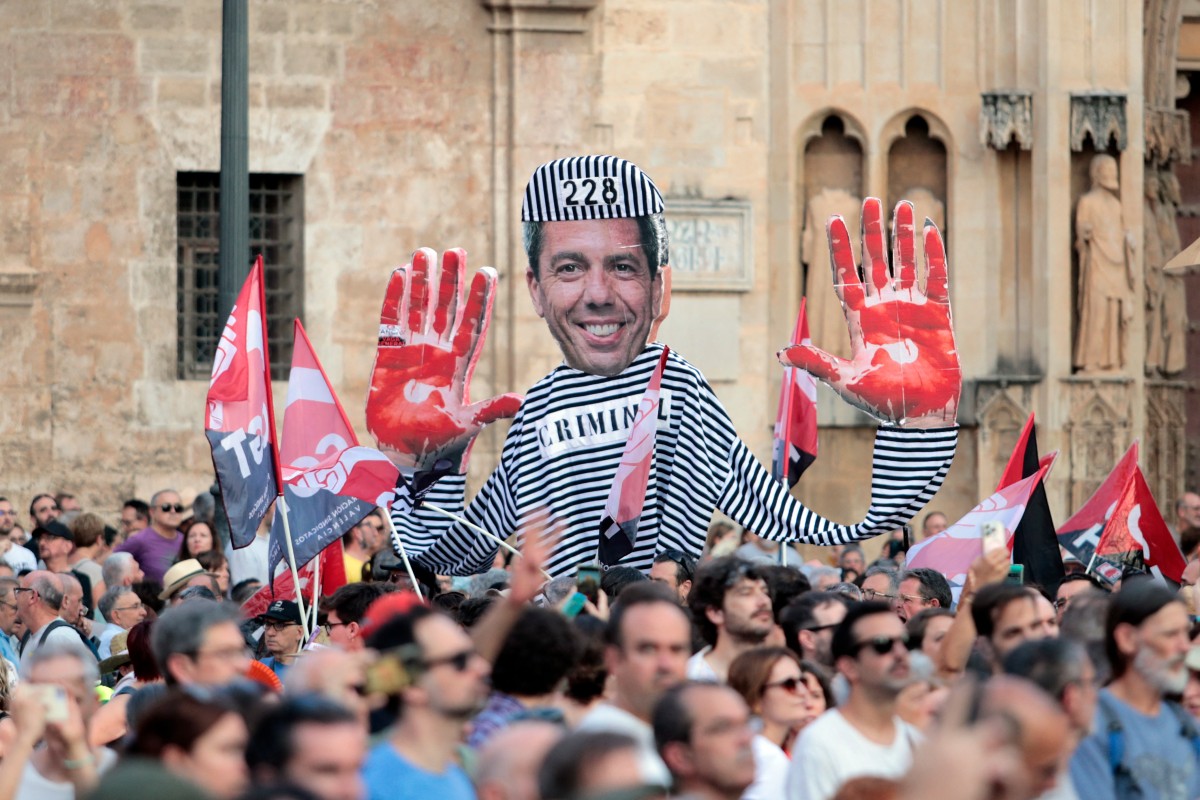 Carlos Mazón heykeli