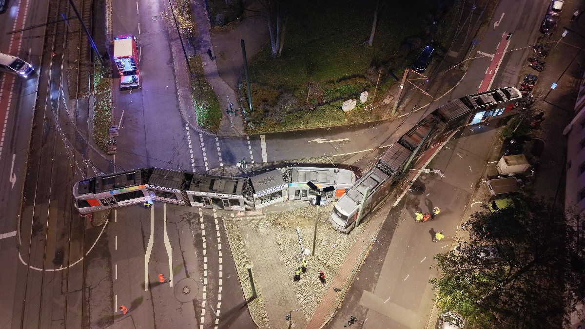 A view of the tram accident early on Wednesday morning in Düsseldorf.