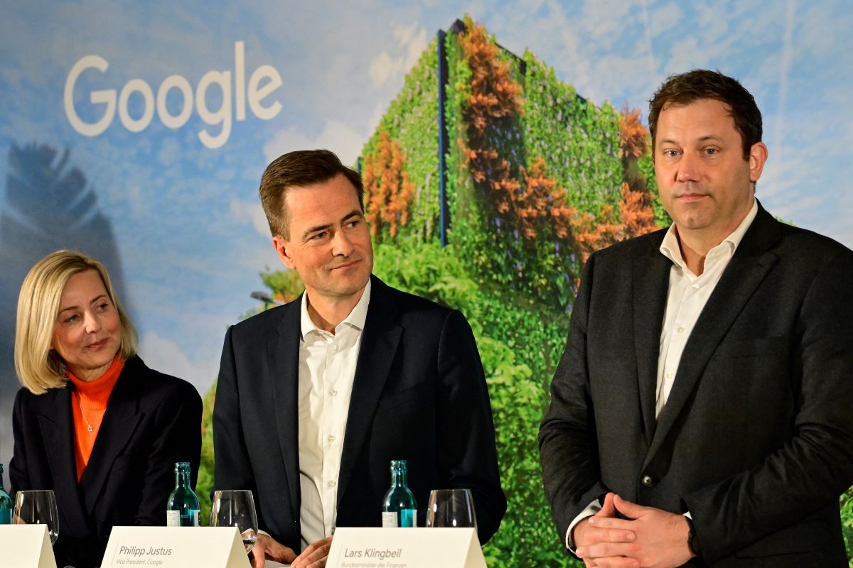 Marianne Janik, Vice President at Google Cloud for Northern Europe, Philipp Justus, Vice President at Google for Central Europe and German Vice Chancellor Lars Klingbeil at a press conference in Berlin on Tuesday.