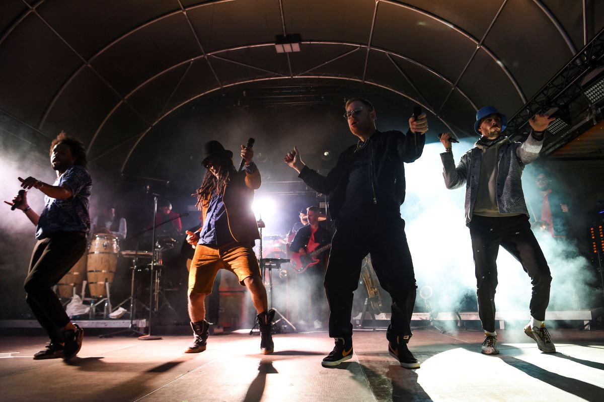 The Berlin band SEEED, featuring singer Peter Fox (second from right), kicking off their tour with a concert at Mellowpark.