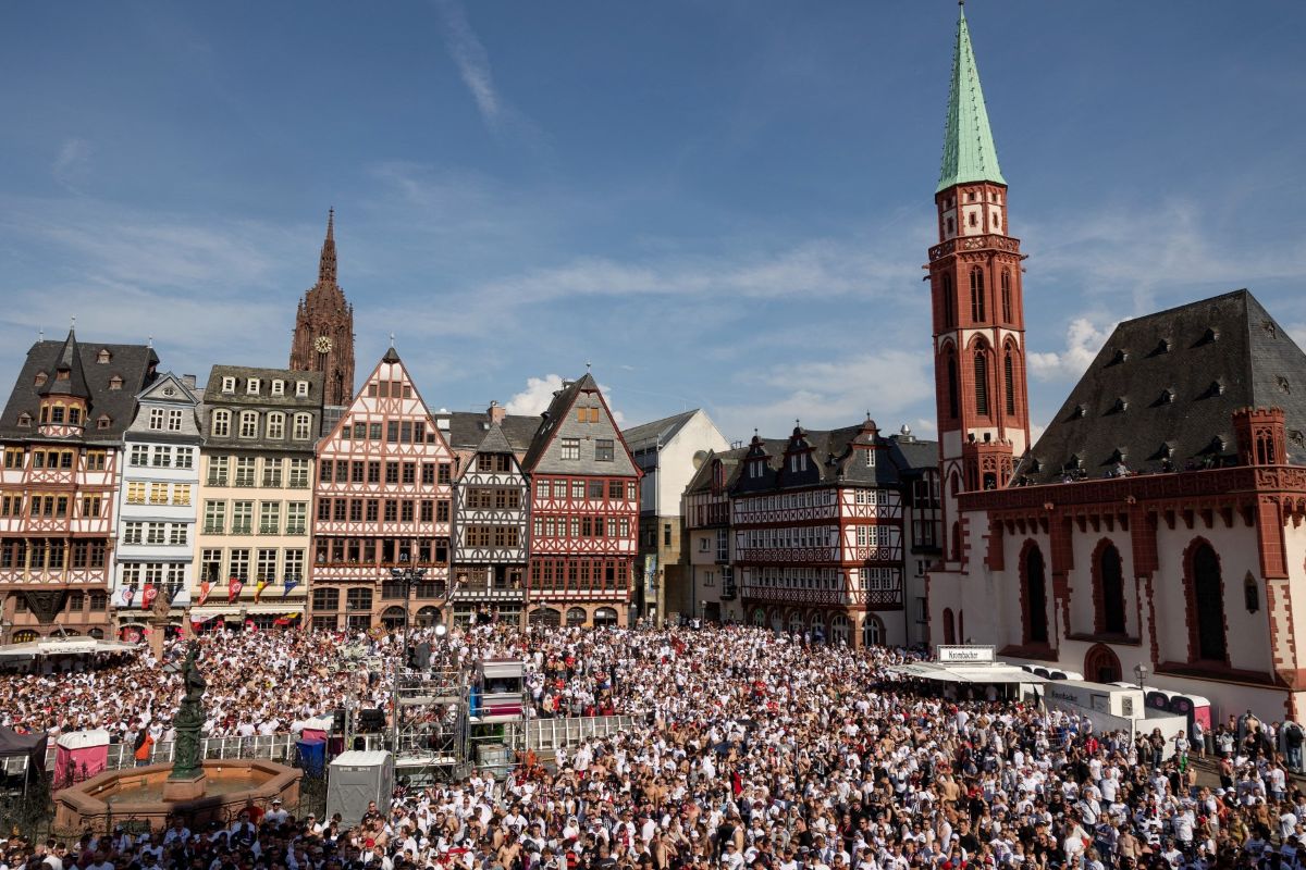A massive crowd is seen in the centre of Frankfurt's old town.