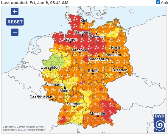 Severe weather warnings are mapped over Germany.