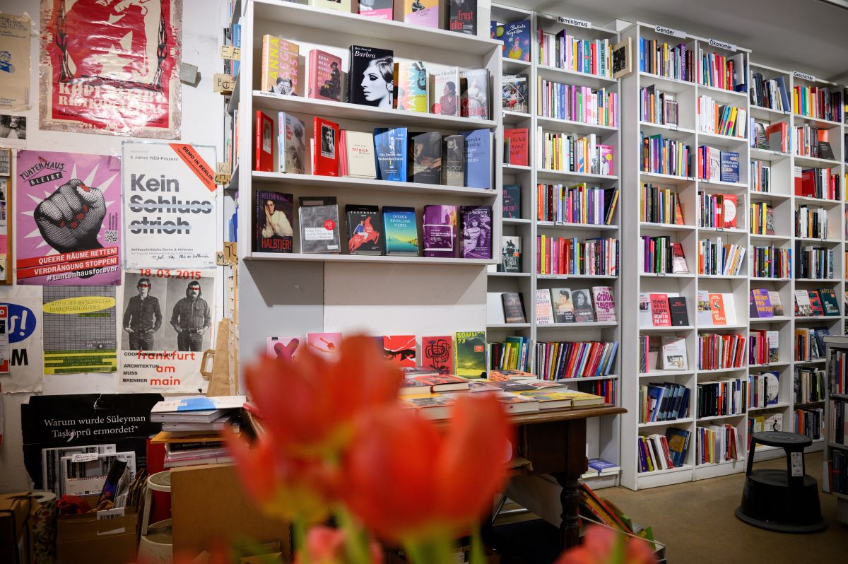 The bookstore 'Zur schwankenden Weltkugel' on Kastanienallee, Berlin.