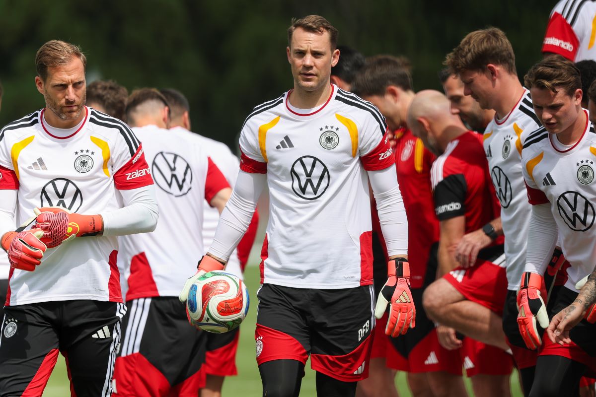 men in Germany football kits