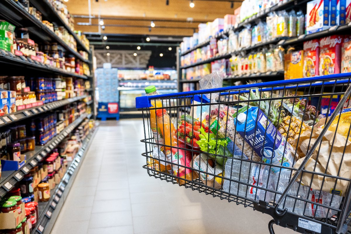 Should Germany allow shops to open on Sundays?